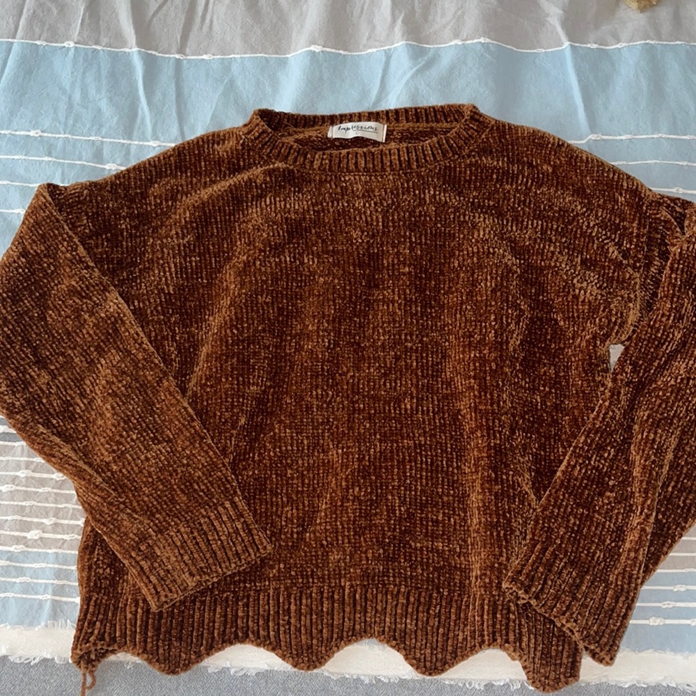 Crop sweater large